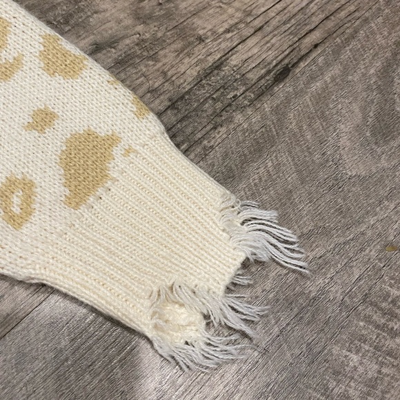 Animal Print Distressed Sweater - Picture 5 of 6